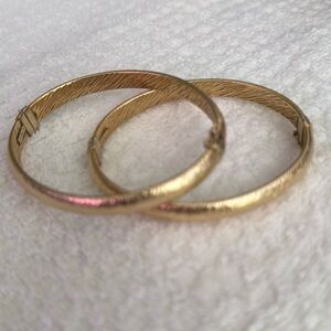 Beautiful pair of 14kt gold bracelets, just a giveaway price. No return